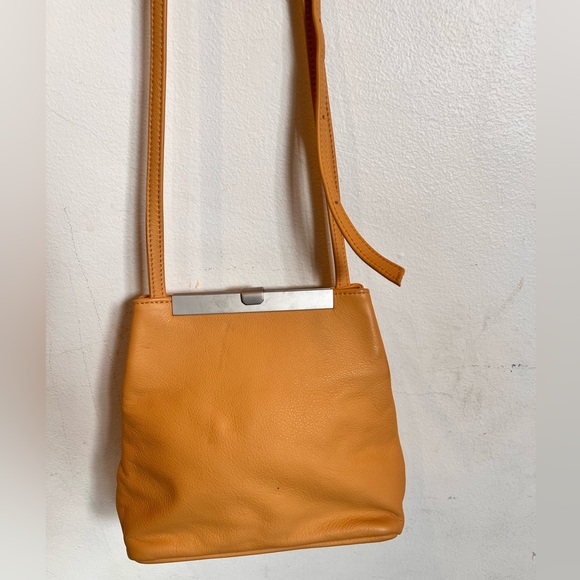 Olbrish Cover B Handmade Leather Triangle Crossbody Camel Bag Made in Germany - Picture 4 of 17